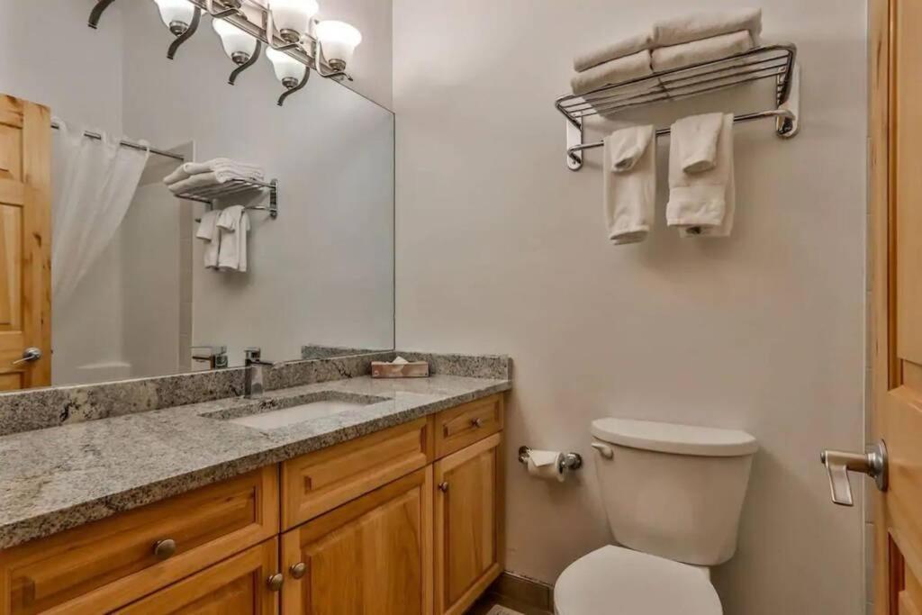 فيلا Banff Gate Vacation Townhouse كانمور المظهر الخارجي الصورة
